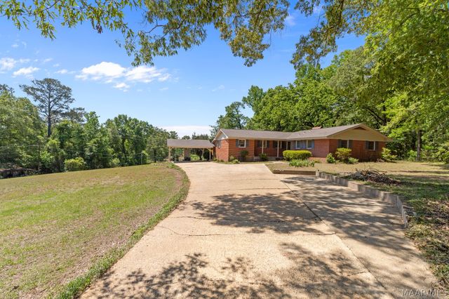 5220 Pineview Road, Elmore, AL 36025
