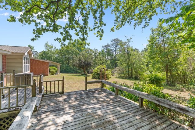 5220 Pineview Road, Elmore, AL 36025