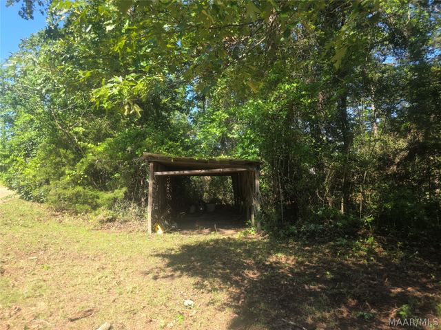 5220 Pineview Road, Elmore, AL 36025