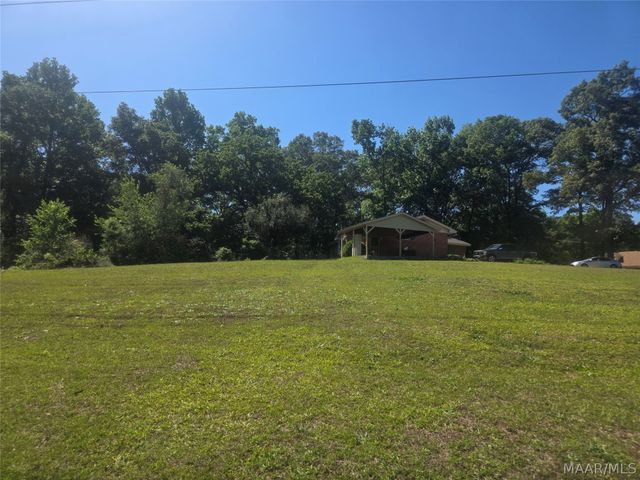 5220 Pineview Road, Elmore, AL 36025