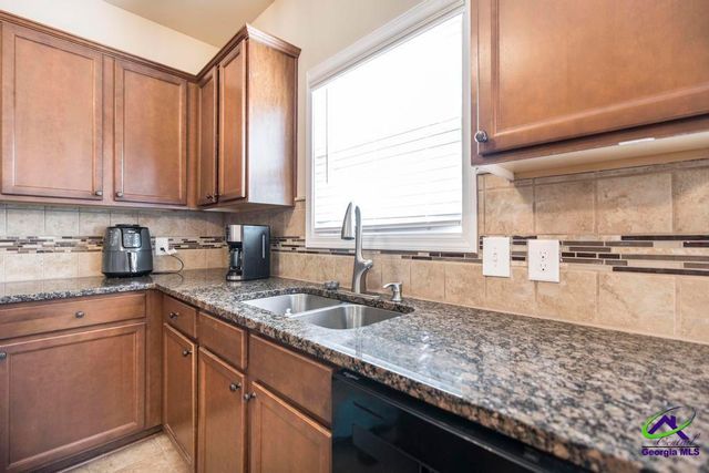 100 Meadows Walk Drive, Byron, GA 31008