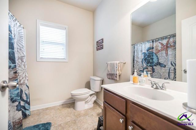 100 Meadows Walk Drive, Byron, GA 31008