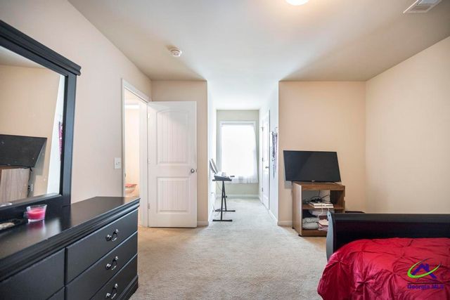 100 Meadows Walk Drive, Byron, GA 31008