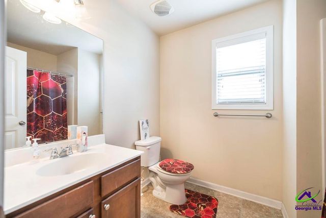 100 Meadows Walk Drive, Byron, GA 31008