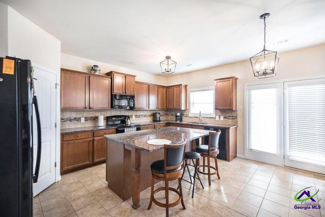 100 Meadows Walk Drive, Byron, GA 31008