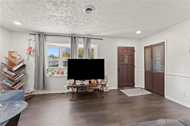 1630 Falke Drive, Dayton, OH 45432