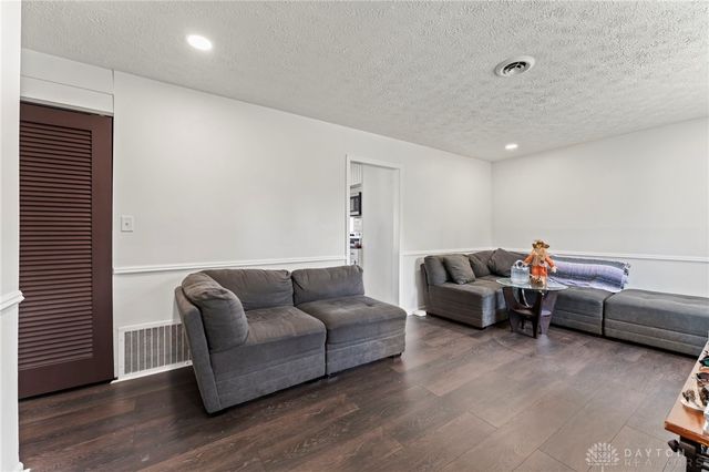 1630 Falke Drive, Dayton, OH 45432