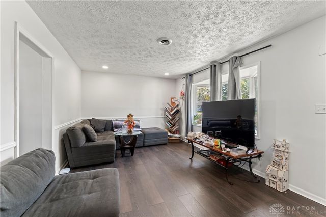 1630 Falke Drive, Dayton, OH 45432