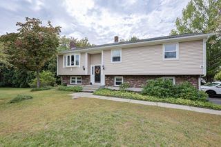 7 Sara Dr, Auburn, MA 01501