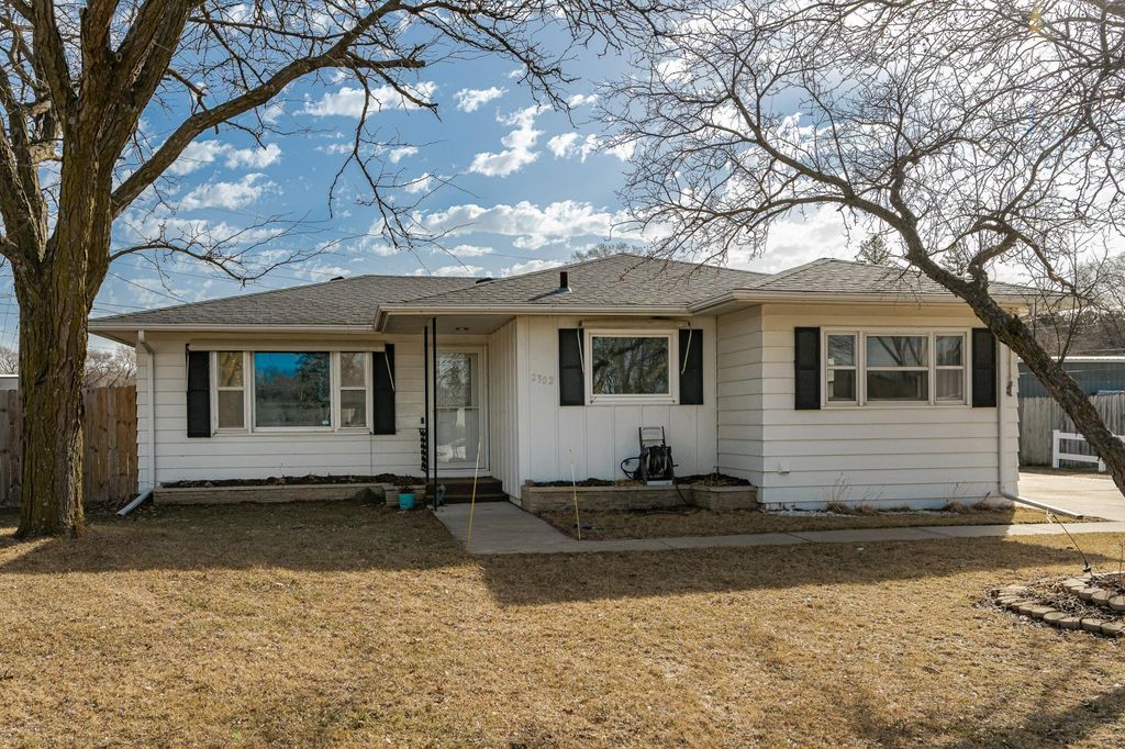 2302 Pearl Court SE, Rochester, MN 55904