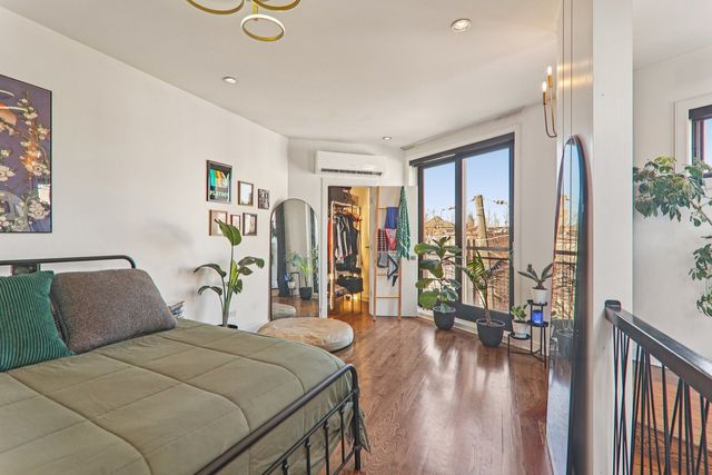 1608 S Throop Street, Chicago, IL 60608