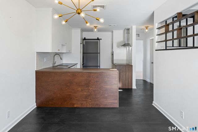 455 Hope Street APT 4B, Stamford, CT 06906