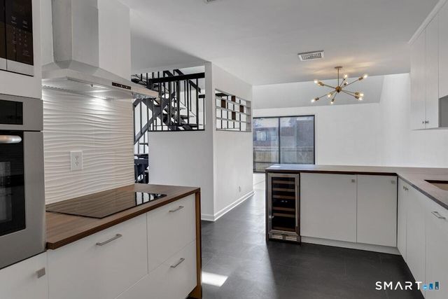 455 Hope Street APT 4B, Stamford, CT 06906