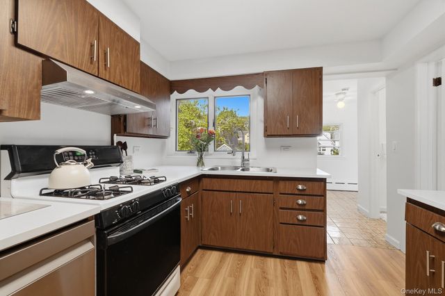 82 Quinby Avenue, White Plains, NY 10606
