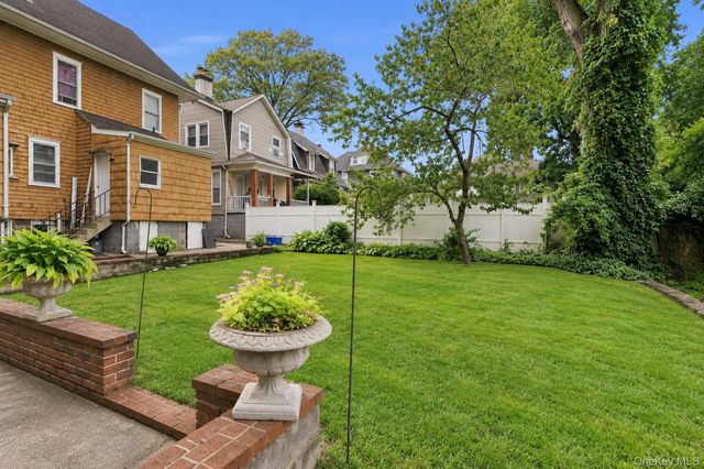 82 Quinby Avenue, White Plains, NY 10606