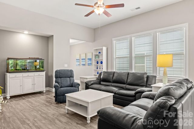 8416 Festival Way, Charlotte, NC 28215