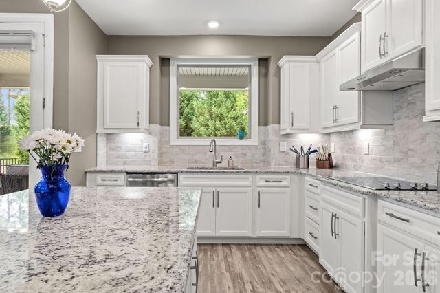 8416 Festival Way, Charlotte, NC 28215