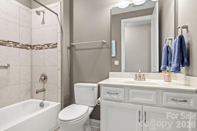 8416 Festival Way, Charlotte, NC 28215