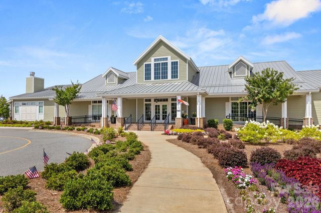 8416 Festival Way, Charlotte, NC 28215