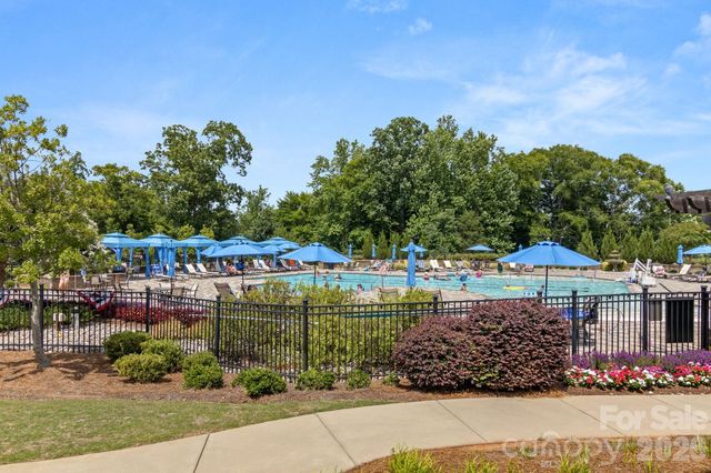 8416 Festival Way, Charlotte, NC 28215