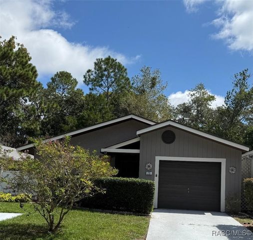 23 Dogwood Drive, Homosassa, FL 34446