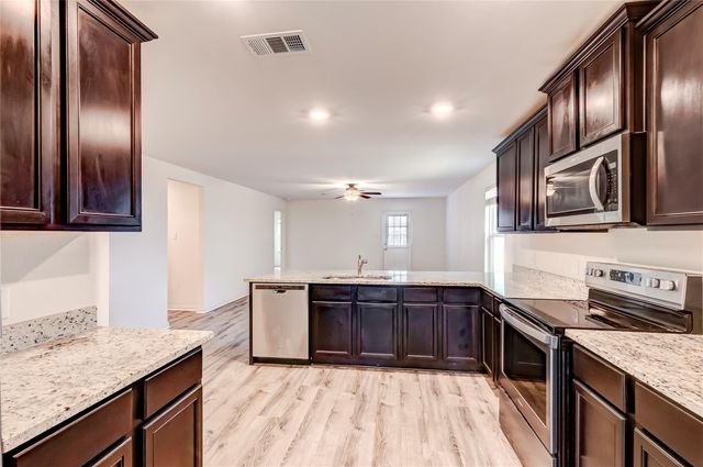 18744 Speculator LN, Elgin, TX 78621
