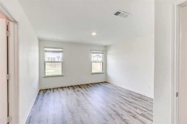 18744 Speculator LN, Elgin, TX 78621