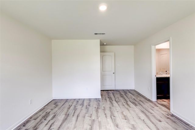 18744 Speculator LN, Elgin, TX 78621