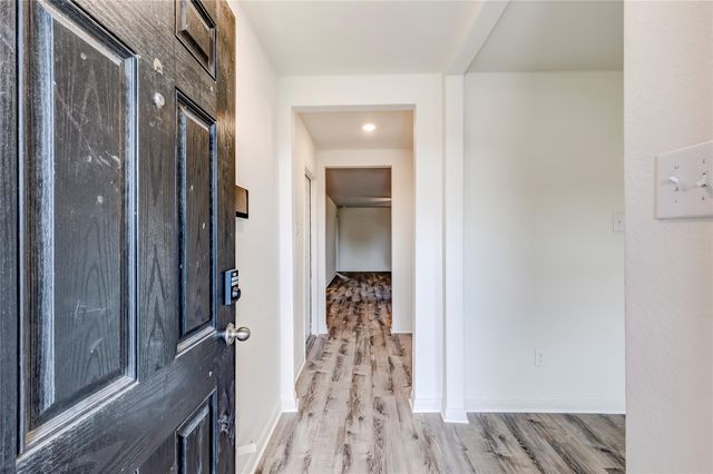 18744 Speculator LN, Elgin, TX 78621