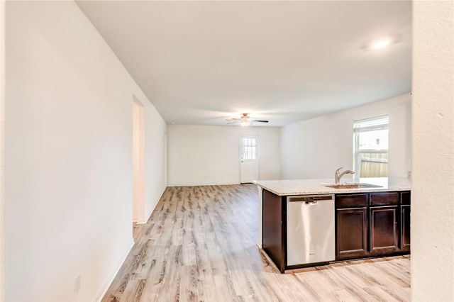 18744 Speculator LN, Elgin, TX 78621