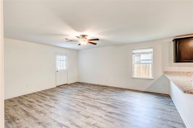 18744 Speculator LN, Elgin, TX 78621