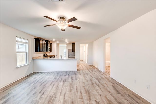 18744 Speculator LN, Elgin, TX 78621
