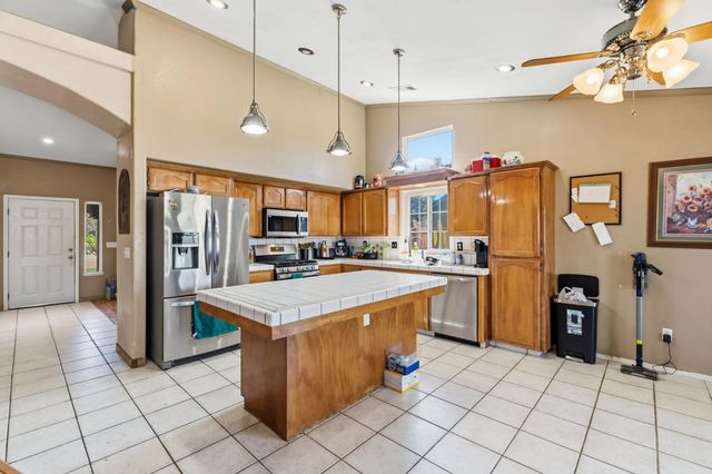 3525 S Martin Court, Visalia, CA 93277