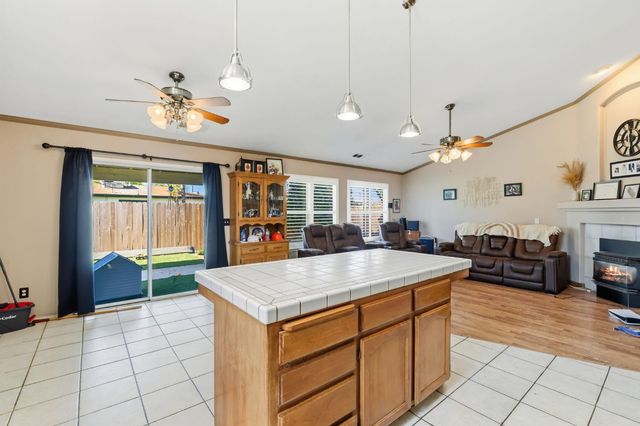 3525 S Martin Court, Visalia, CA 93277