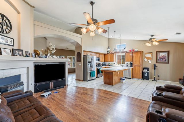 3525 S Martin Court, Visalia, CA 93277