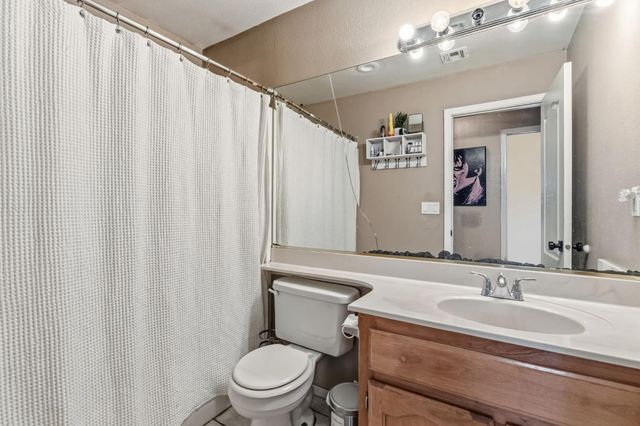 3525 S Martin Court, Visalia, CA 93277