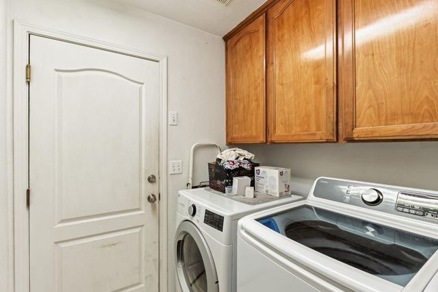 3525 S Martin Court, Visalia, CA 93277