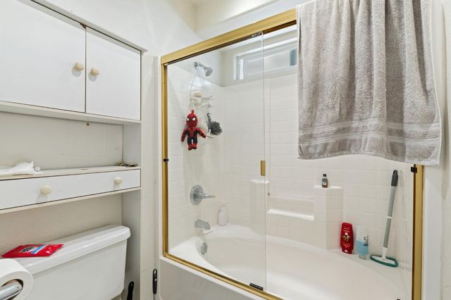 3525 S Martin Court, Visalia, CA 93277