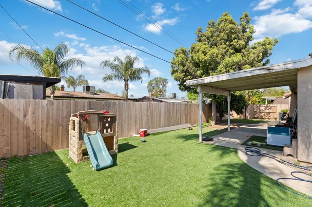 3525 S Martin Court, Visalia, CA 93277