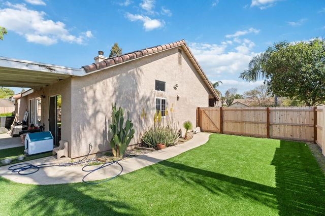 3525 S Martin Court, Visalia, CA 93277