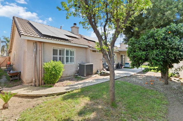 3525 S Martin Court, Visalia, CA 93277