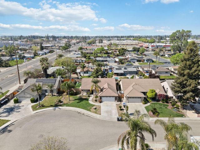 3525 S Martin Court, Visalia, CA 93277