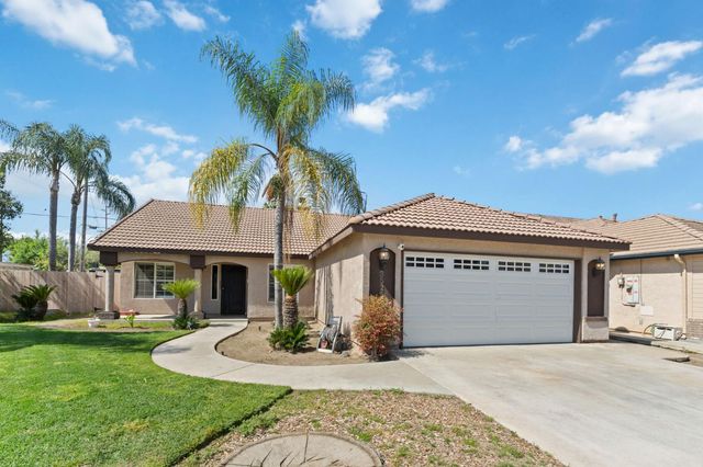 3525 S Martin Court, Visalia, CA 93277