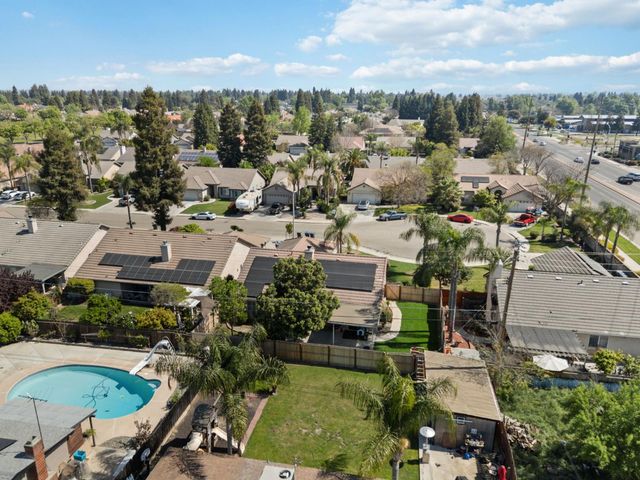 3525 S Martin Court, Visalia, CA 93277