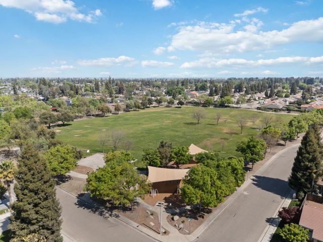 3525 S Martin Court, Visalia, CA 93277
