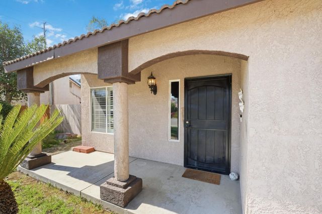 3525 S Martin Court, Visalia, CA 93277