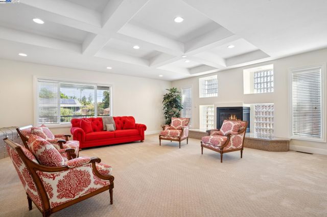367 Mt Washington Way, Clayton, CA 94517