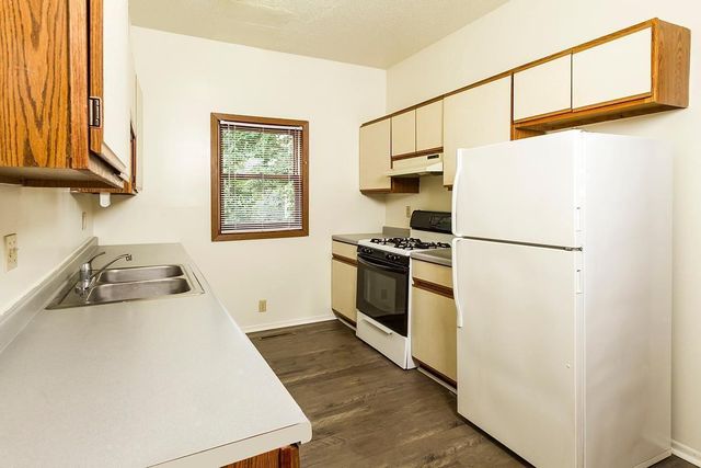 1910 Feronia Avenue, Saint Paul, MN 55104