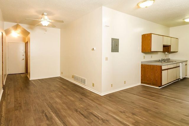 1910 Feronia Avenue, Saint Paul, MN 55104