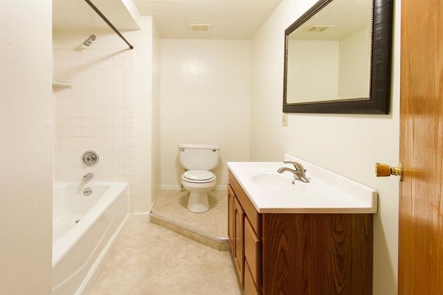 1910 Feronia Avenue, Saint Paul, MN 55104